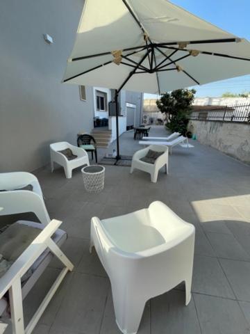 ג'ובינאצו B&B A Pochi Passi Dal Mare מראה חיצוני תמונה